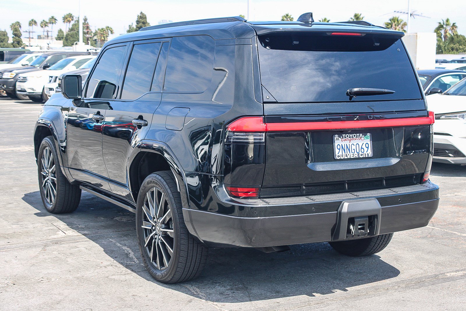 Used 2024 Lexus GX 550 w/ Cold Area Package AWD/4WD image 7