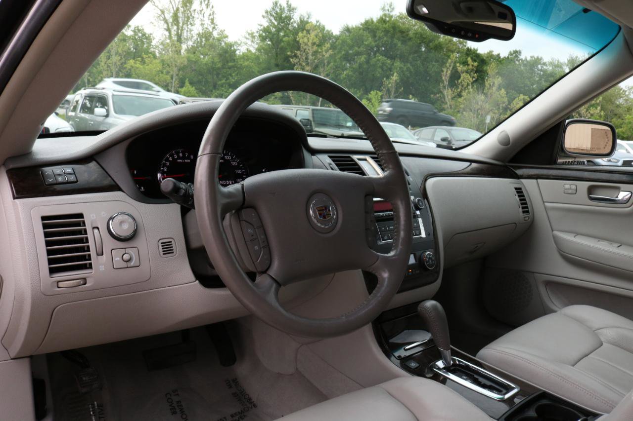 Used 2008 Cadillac DTS w/ Trunk Convenience Package FWD image 23
