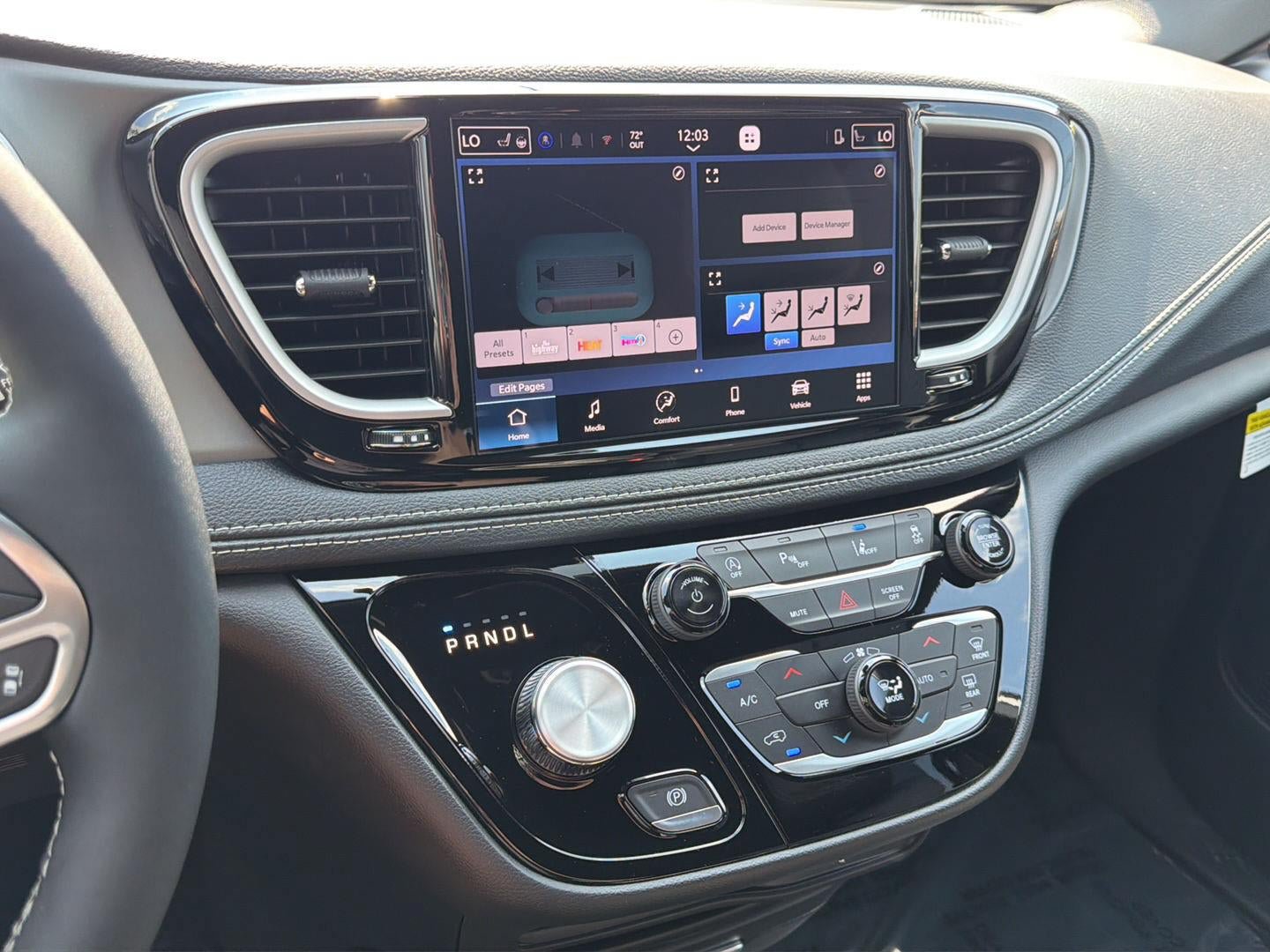 New 2027 Chrysler Pacifica Select AWD/4WD image 16