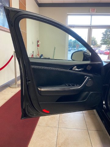 Used 2020 Kia Stinger GT-Line w/ Sun & Sound Package RWD image 8