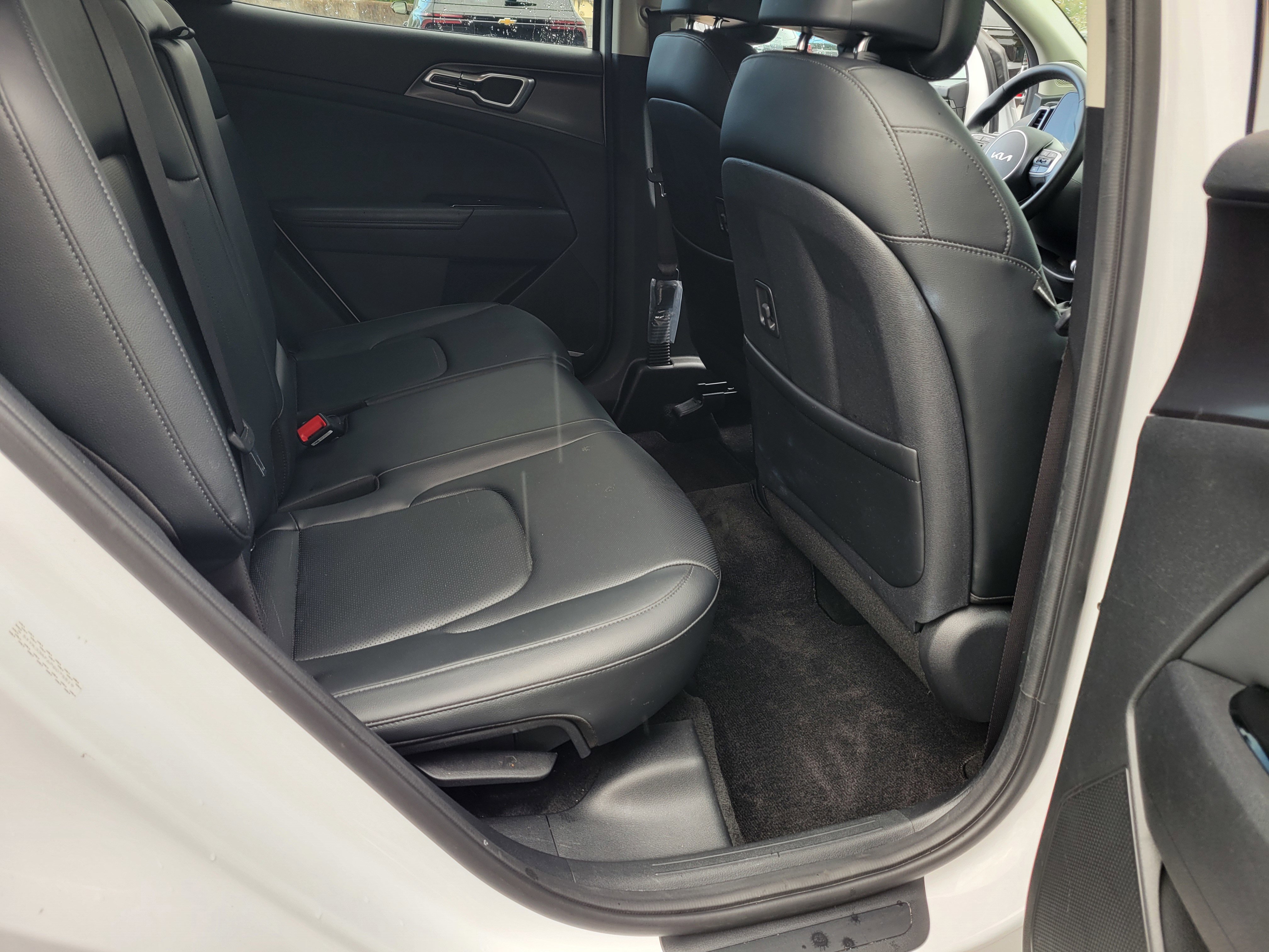 Used 2023 Kia Sportage EX image 29