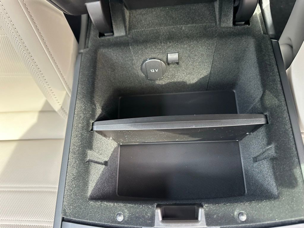 Used 2026 Porsche Panamera 4 image 32