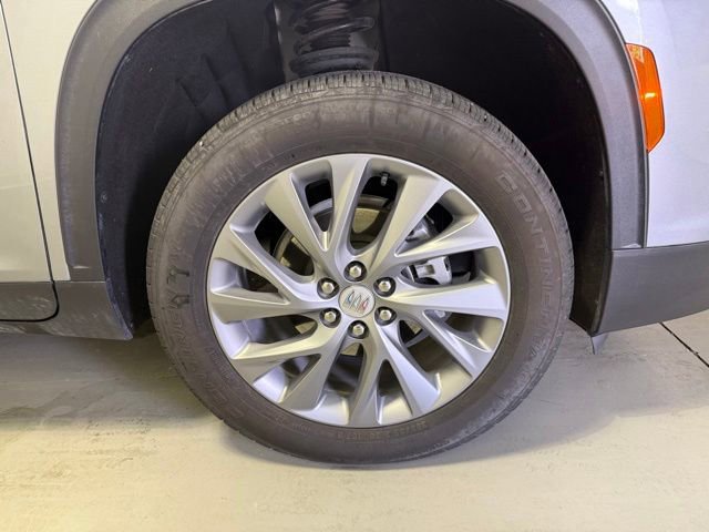 Used 2025 Buick Enclave Preferred w/ Power Package FWD image 35