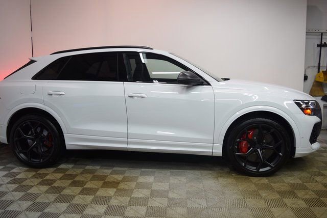 New 2026 Audi RS Q8 performance image 3