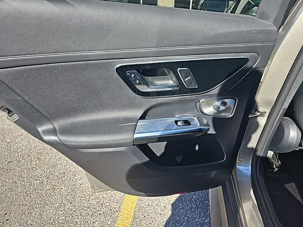 Used 2024 Mercedes-Benz GLC 300 4MATIC image 8