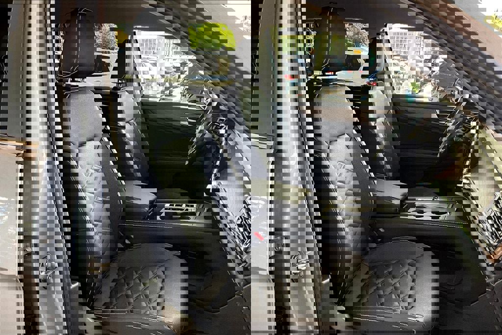 New 2026 Volkswagen Atlas SE FWD image 6