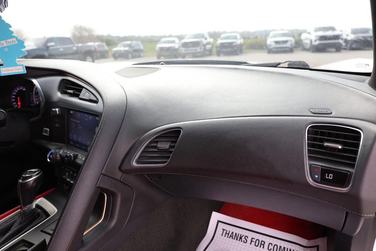 Used 2019 Chevrolet Corvette Stingray Coupe w/ Carbon Flash Badge Package image 20