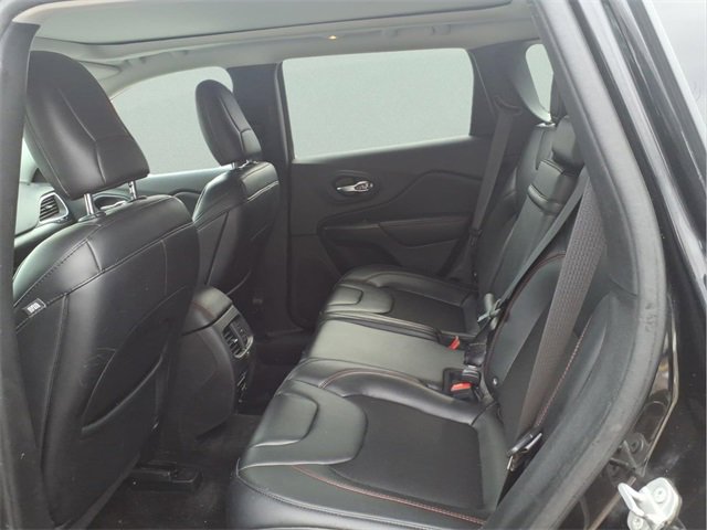 Used 2019 Jeep Cherokee Trailhawk w/ Comfort/Convenience Group image 8