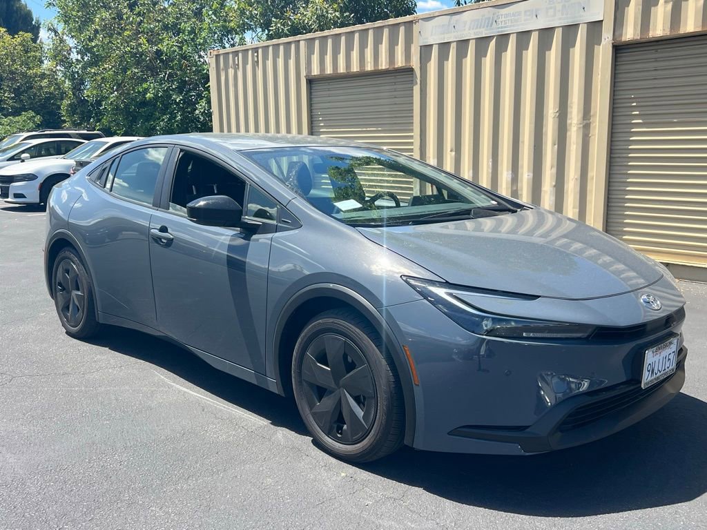 Used 2026 Toyota Prius LE image 2