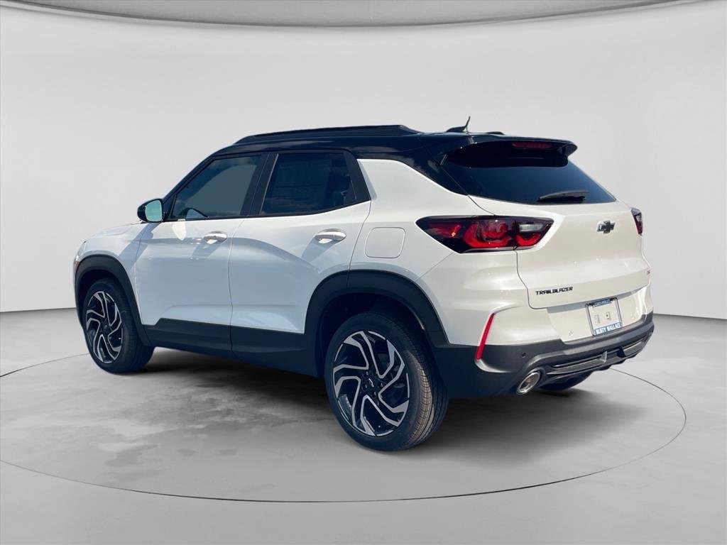 New 2026 Chevrolet TrailBlazer RS w/ Driver Confidence Package FWD image 5