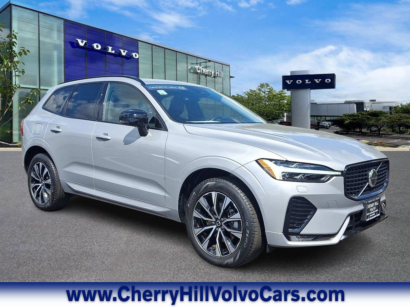 New 2025 Volvo XC60 B5 Core w/ Protection Package Premier