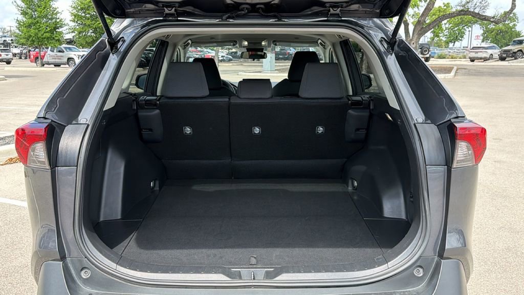 Certified 2025 Toyota RAV4 XLE AWD/4WD image 38