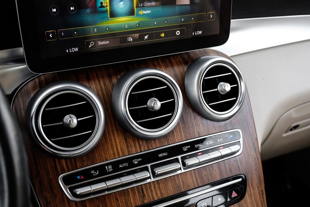 Used 2022 Mercedes-Benz GLC 300 w/ Premium Package Lite image 24