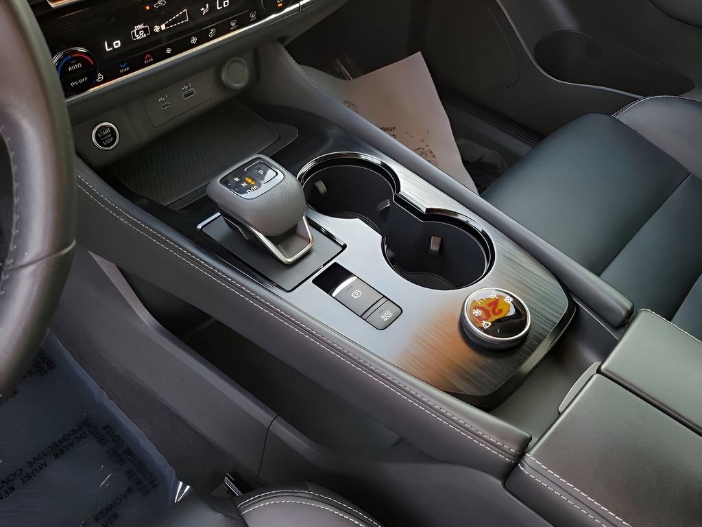 Used 2023 Nissan Rogue SL w/ SL Premium Package image 34