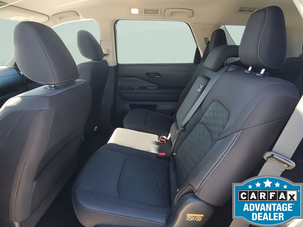 Used 2025 Nissan Pathfinder SV image 25