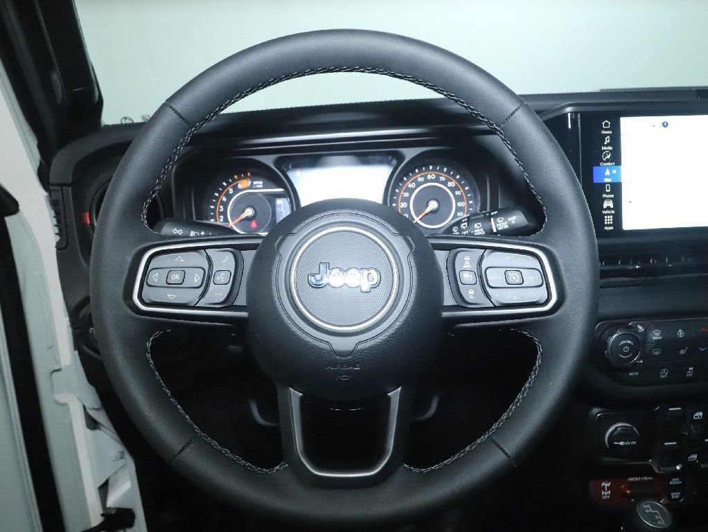 Used 2026 Jeep Wrangler Unlimited Rubicon w/ Technology Group AWD/4WD image 19