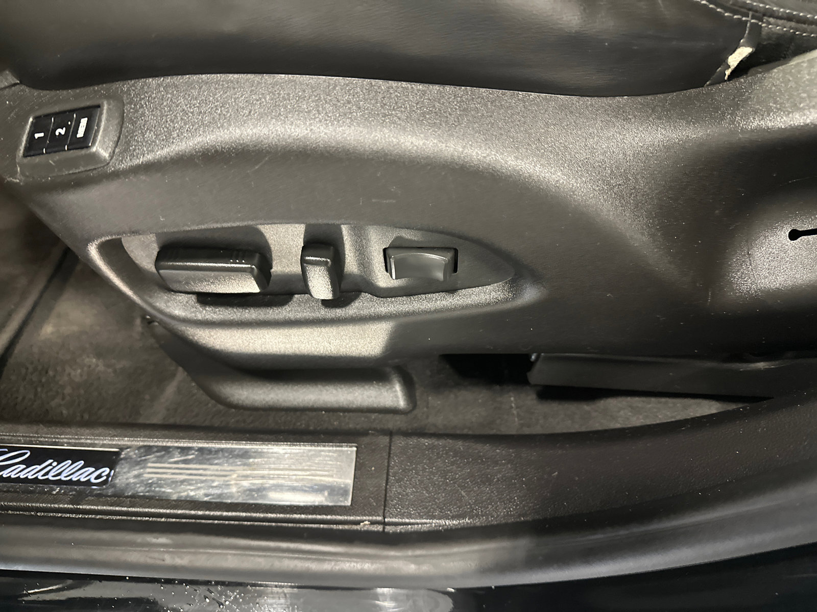 Used 2016 Cadillac SRX Luxury w/ Driver Awareness Package image 24