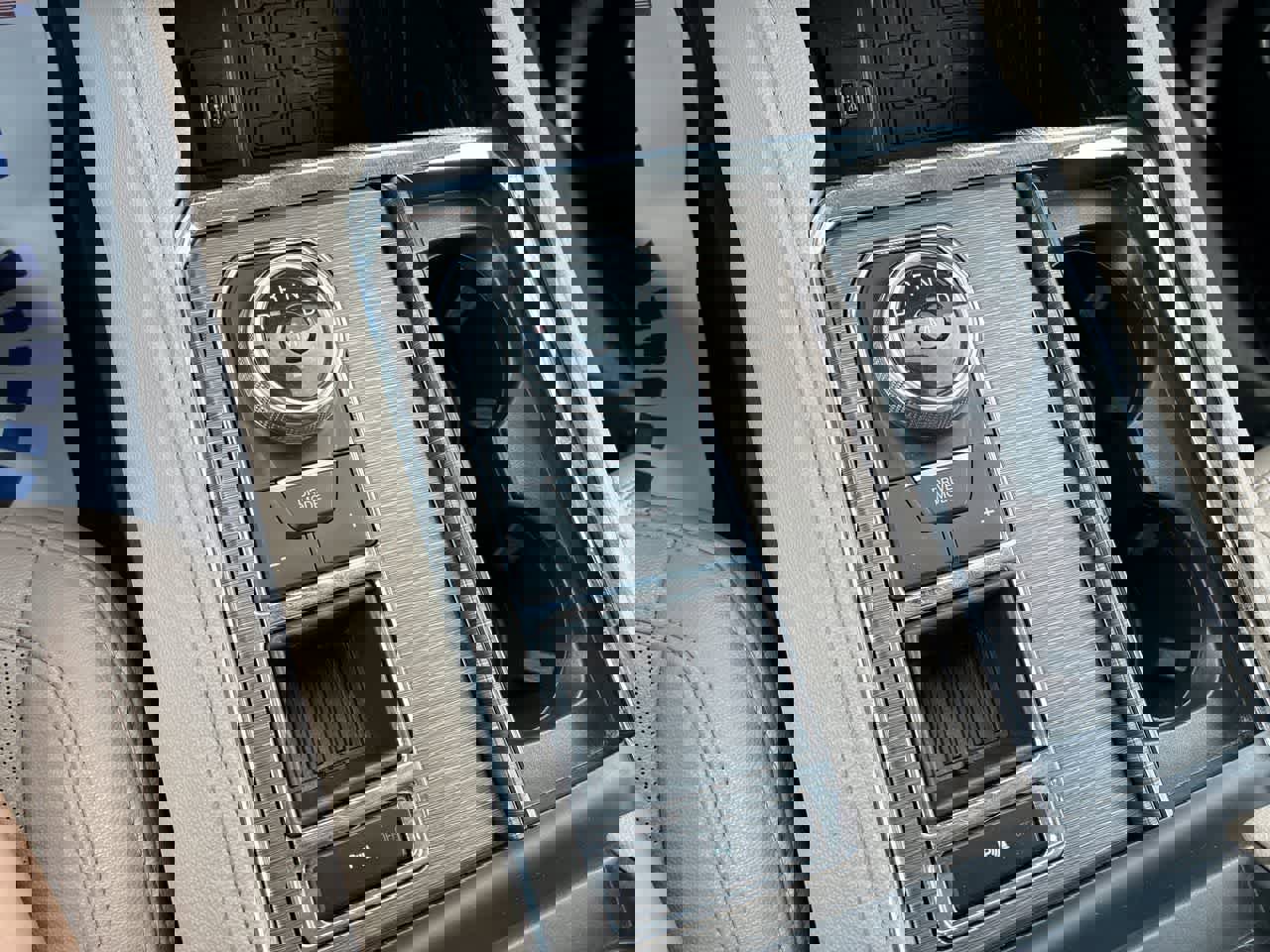 Used 2024 Ford Expedition Max Limited image 16