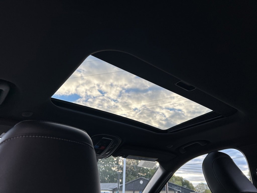 New 2025 Jeep Grand Cherokee Altitude image 17