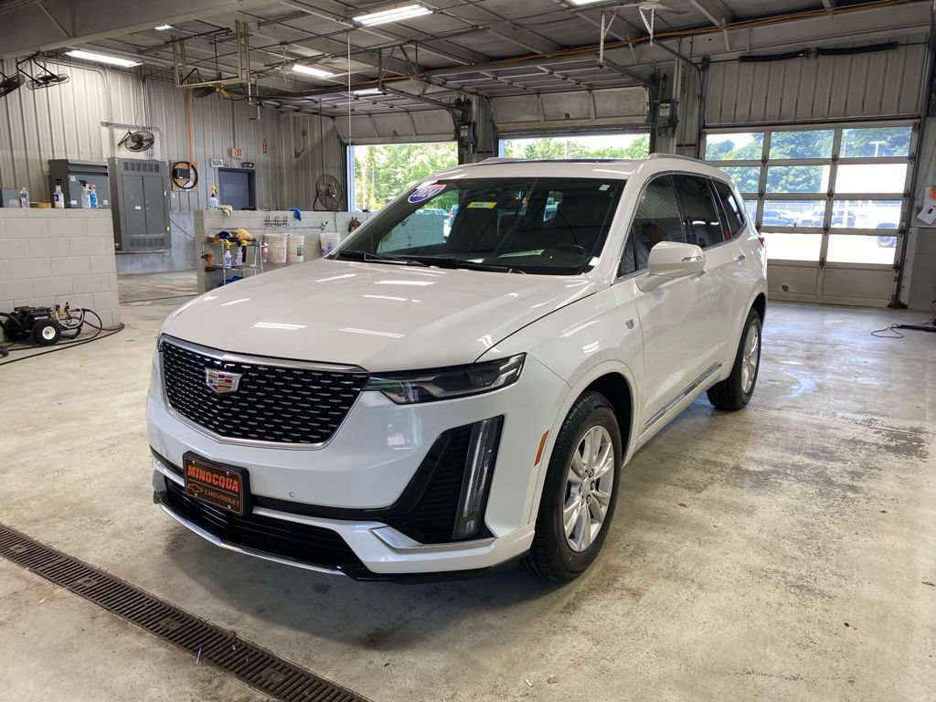 Used 2024 Cadillac XT6 Luxury w/ LPO, Floor Liner Package AWD/4WD image 5