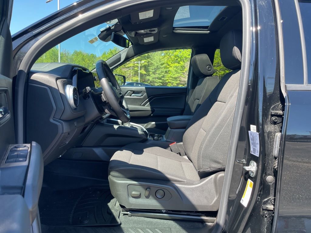 Used 2024 Chevrolet Colorado LT w/ LT Convenience Package II AWD/4WD image 30