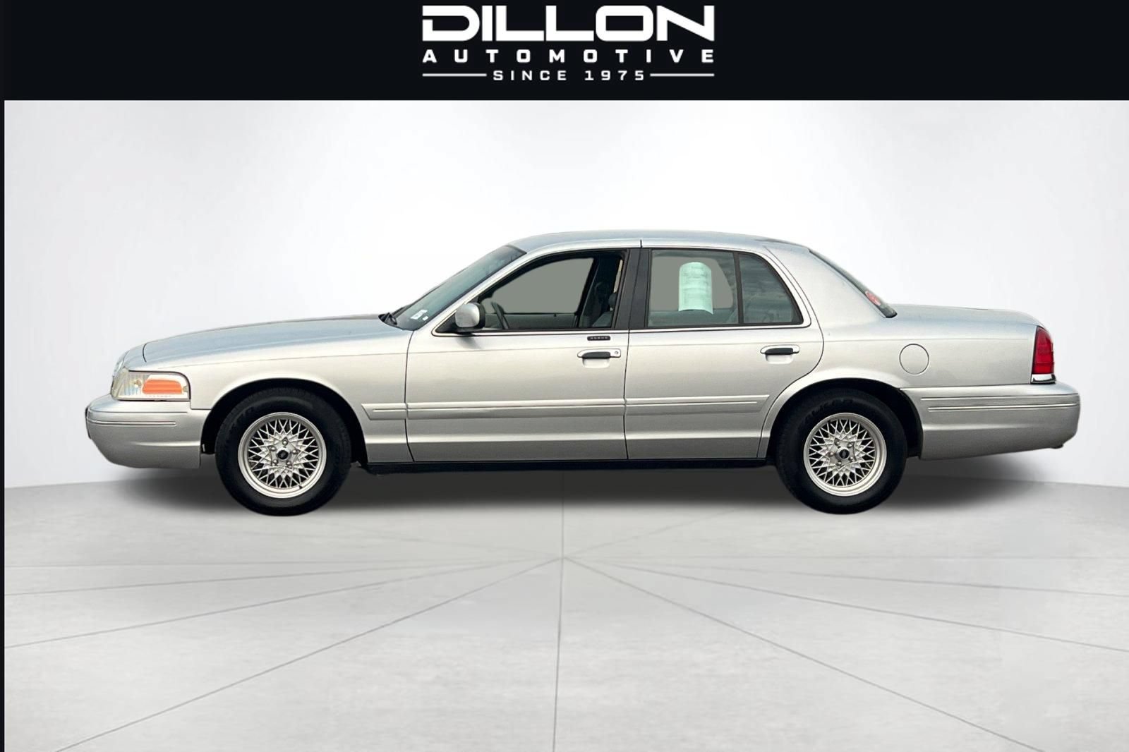 Used 2002 Ford Crown Victoria LX RWD image 7