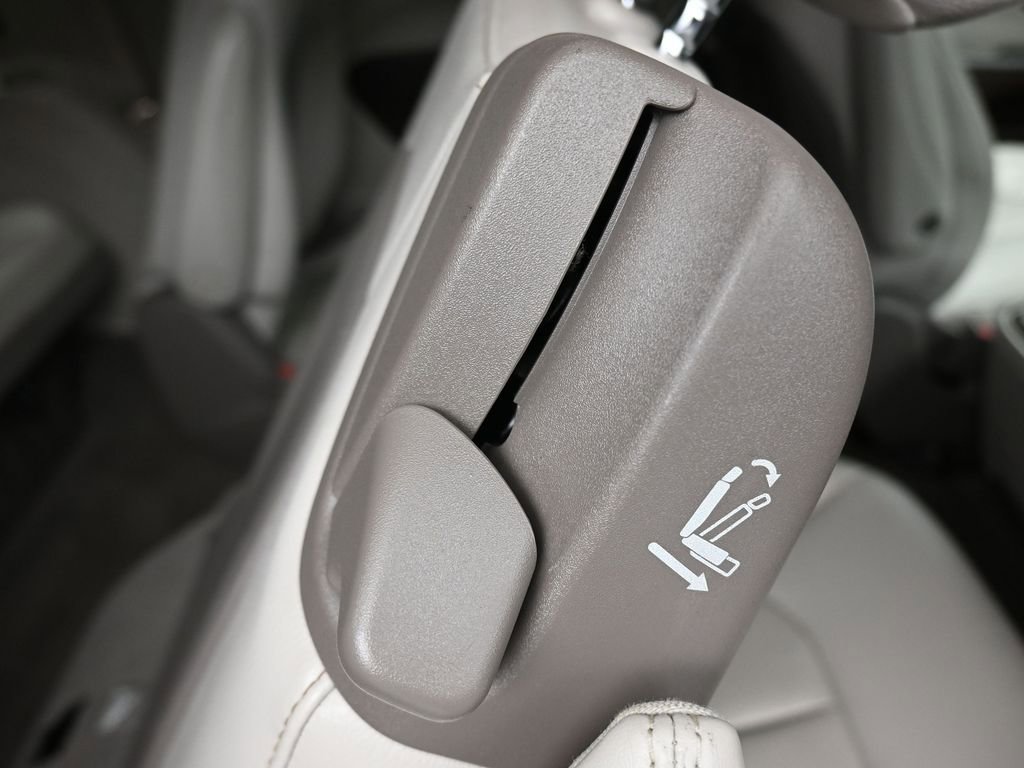 Used 2021 Chrysler Pacifica Touring-L FWD image 58