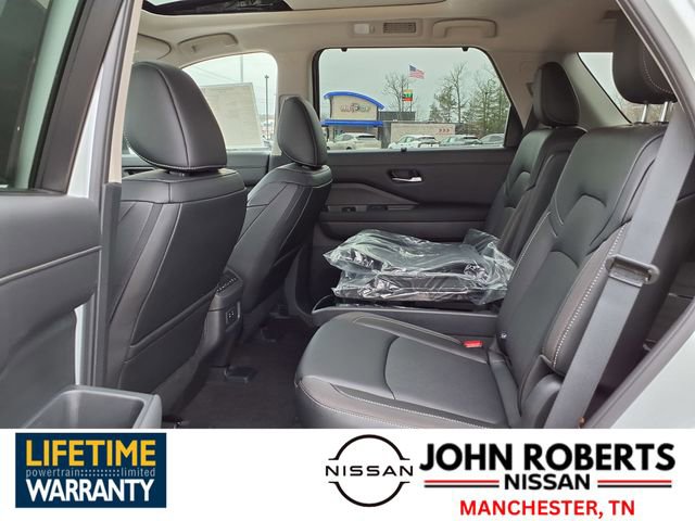 New 2026 Nissan Pathfinder SL image 8