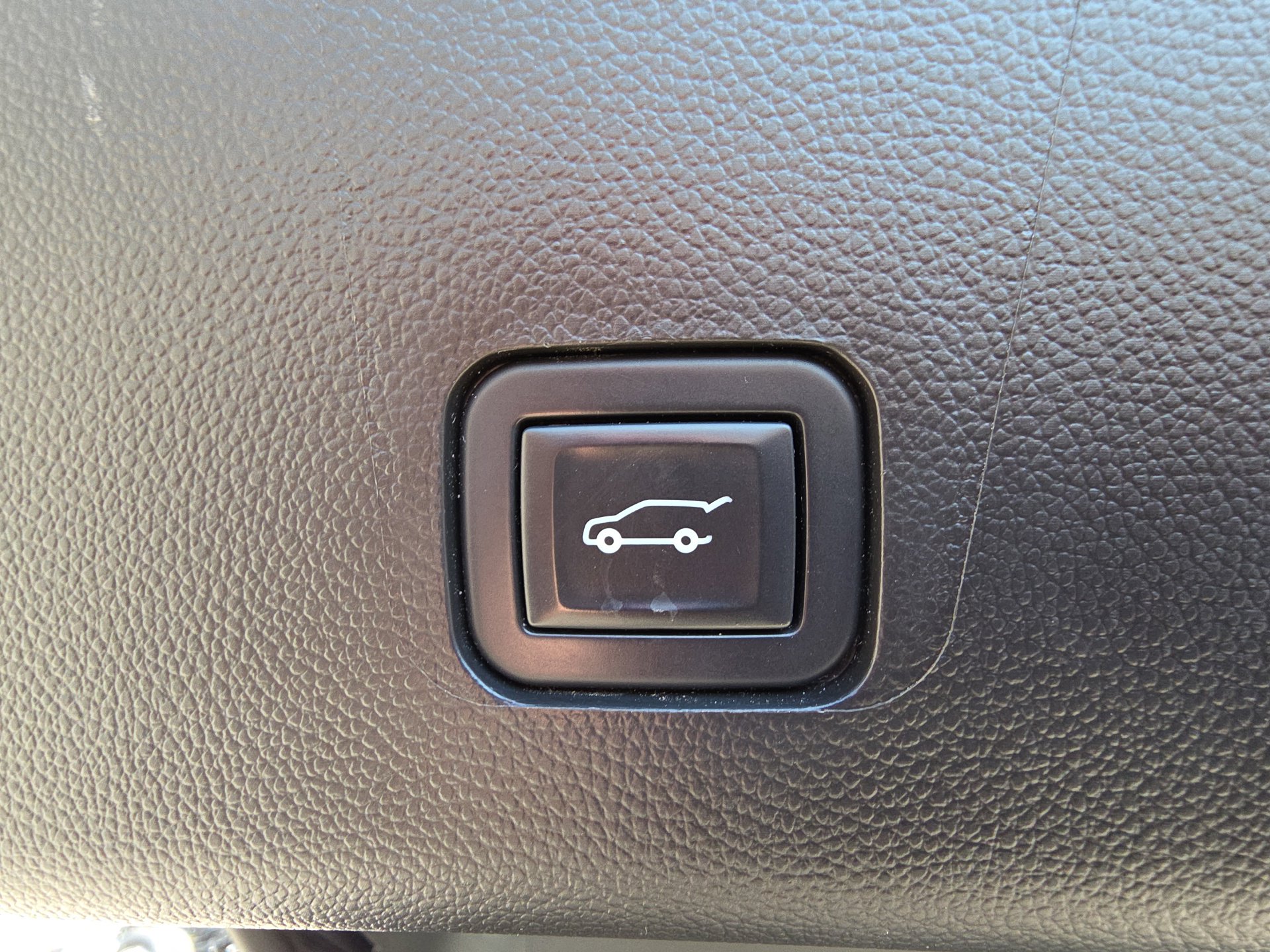 Used 2021 Chevrolet Traverse Premier w/ Redline Edition image 35