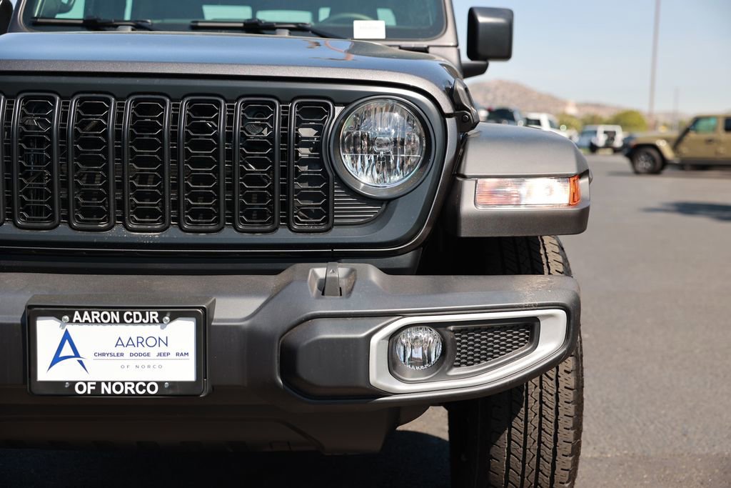 New 2026 Jeep Gladiator Sport image 5