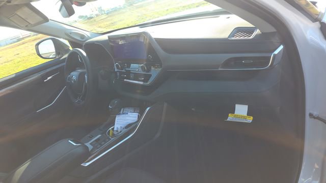 New 2026 Toyota Highlander Limited AWD/4WD image 30