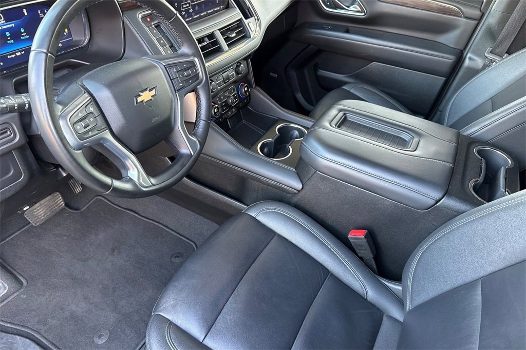 Used 2024 Chevrolet Suburban LT image 4