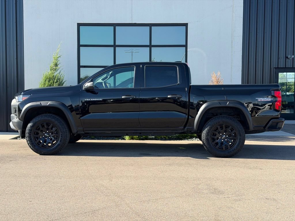 Used 2024 Chevrolet Colorado Trail Boss w/ Advanced Trailering Package AWD/4WD image 2