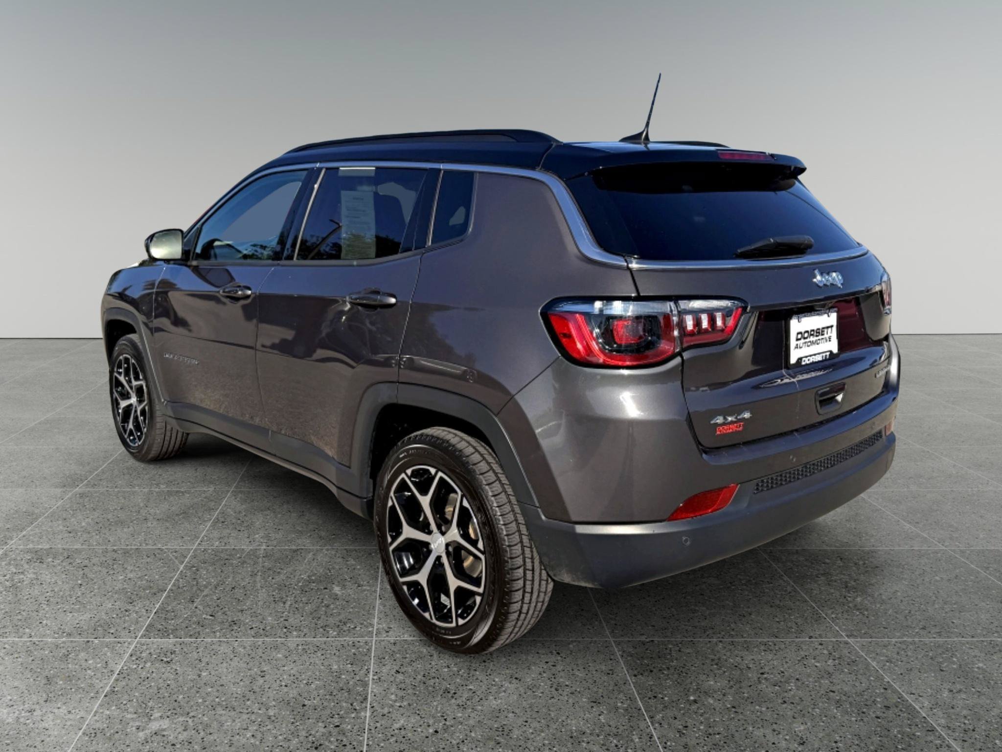 Used 2024 Jeep Compass Limited AWD/4WD image 4
