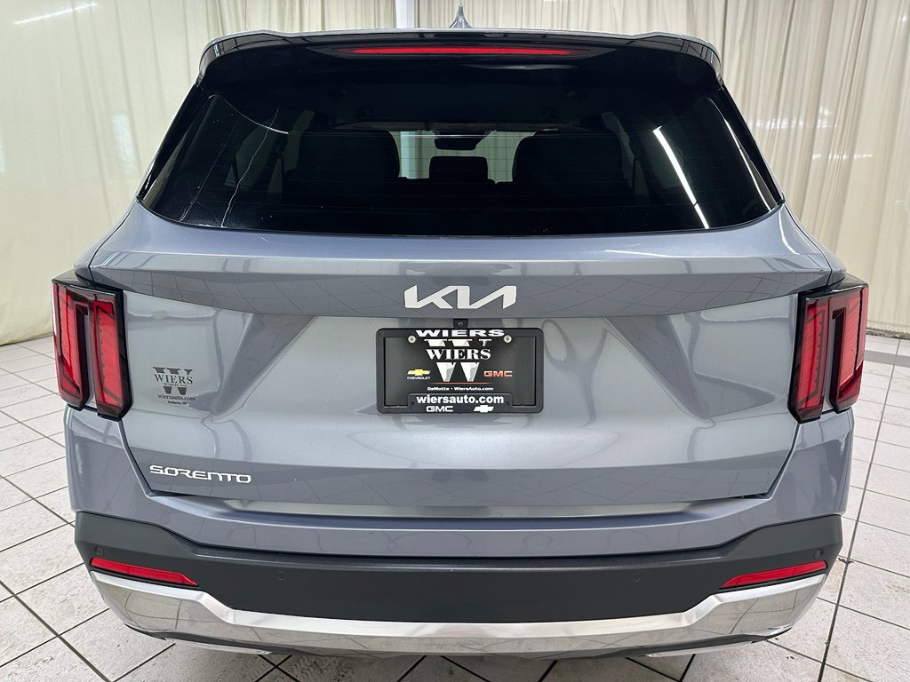 Used 2024 Kia Sorento S image 6