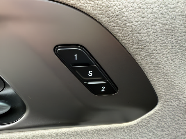 Used 2024 Chrysler Pacifica Touring-L FWD image 20