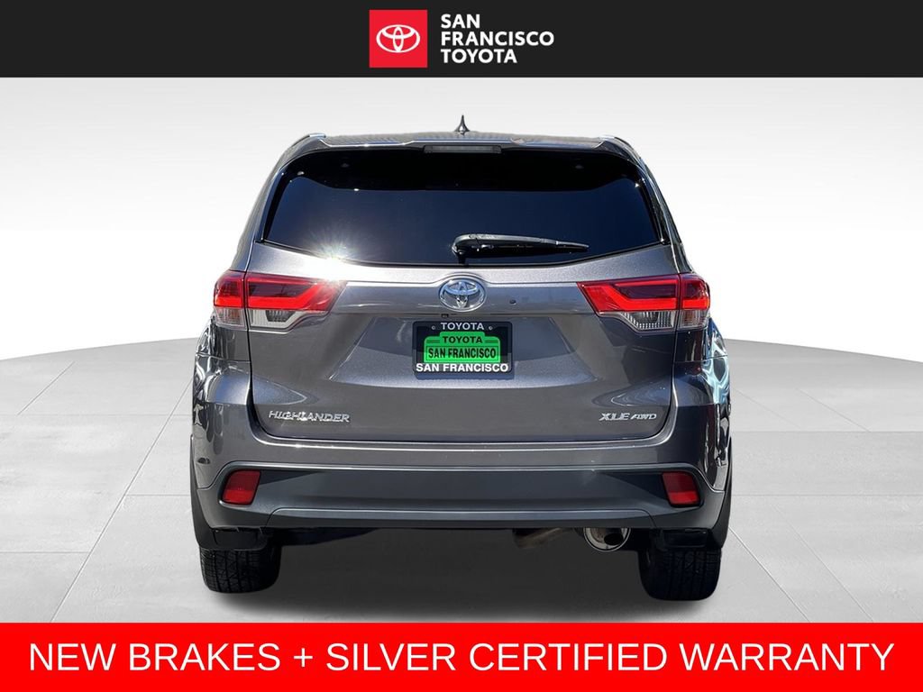 Certified 2019 Toyota Highlander XLE AWD/4WD image 4