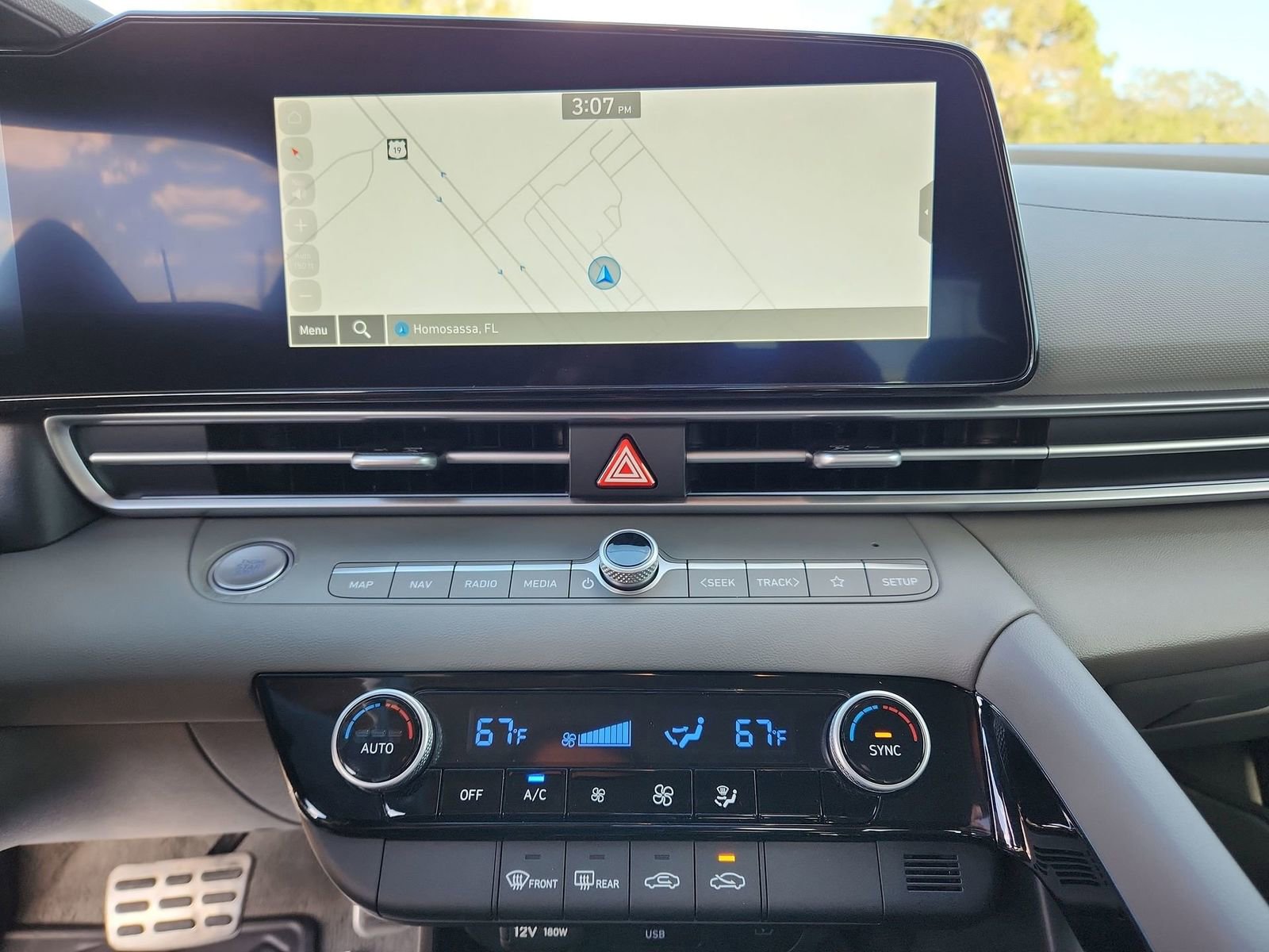 Used 2025 Hyundai Elantra SEL image 19