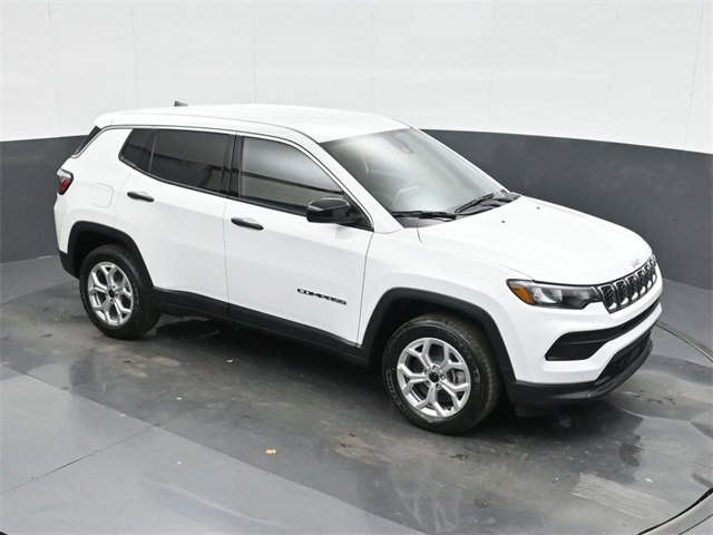 Used 2025 Jeep Compass Sport image 31