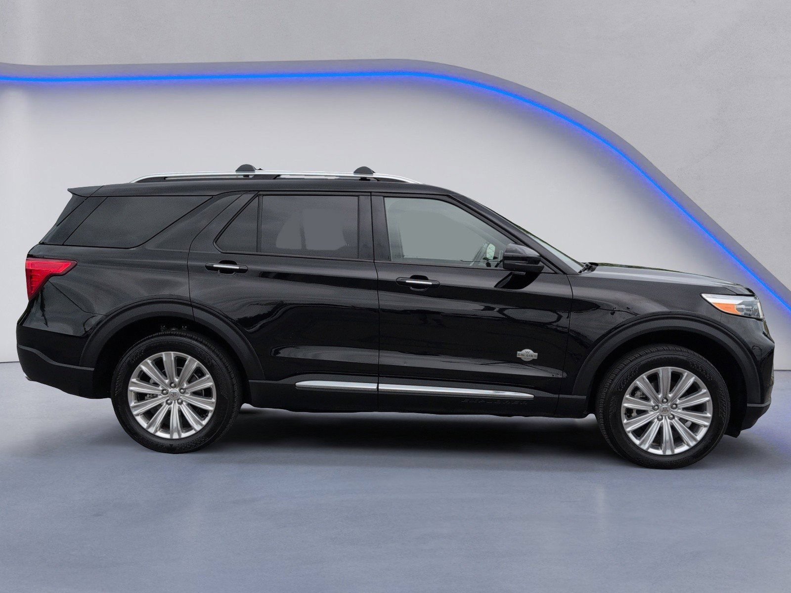 Used 2022 Ford Explorer King Ranch w/ Technology Package AWD/4WD image 11