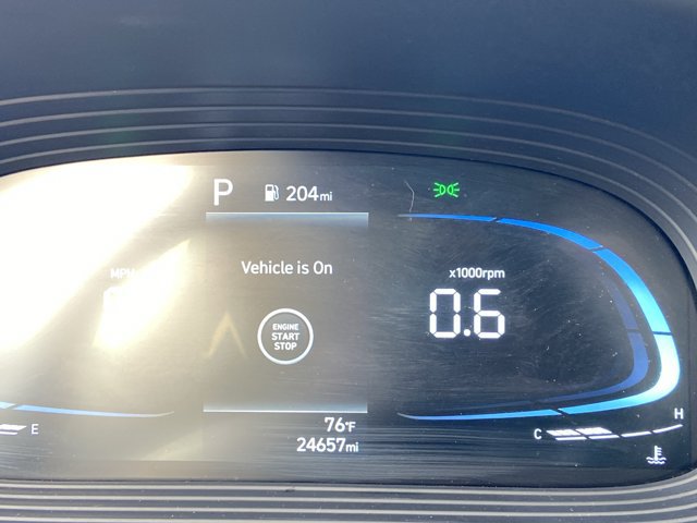 Used 2025 Hyundai Venue SEL FWD image 22