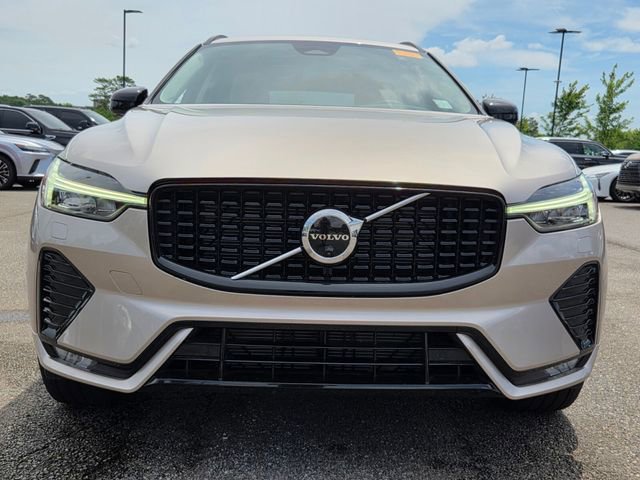 Used 2025 Volvo XC60 B5 Plus w/ Protection Package Premier AWD/4WD image 8