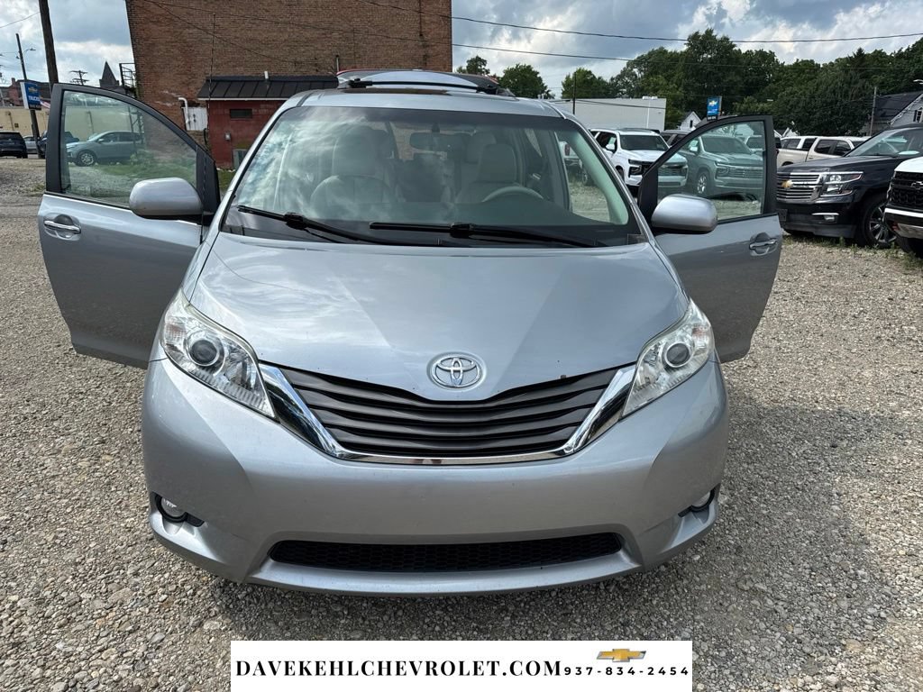 Used 2014 Toyota Sienna XLE w/ Entertainment Package FWD image 37