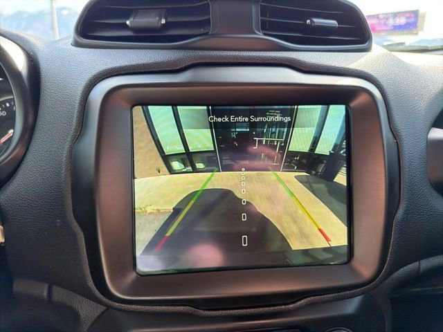 Used 2022 Jeep Renegade Latitude w/ Convenience Group AWD/4WD image 17