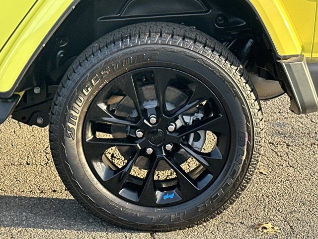 Certified 2022 Jeep Wrangler Unlimited Sahara w/ Cold Weather Group image 22