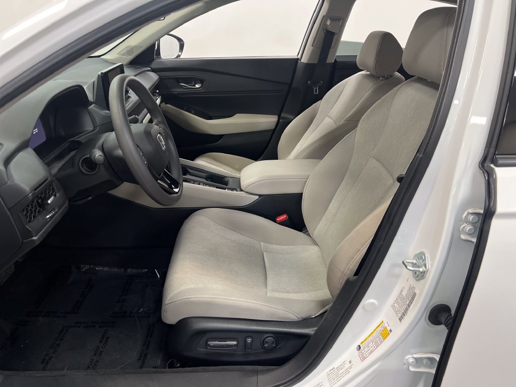 Used 2023 Honda Accord EX image 10