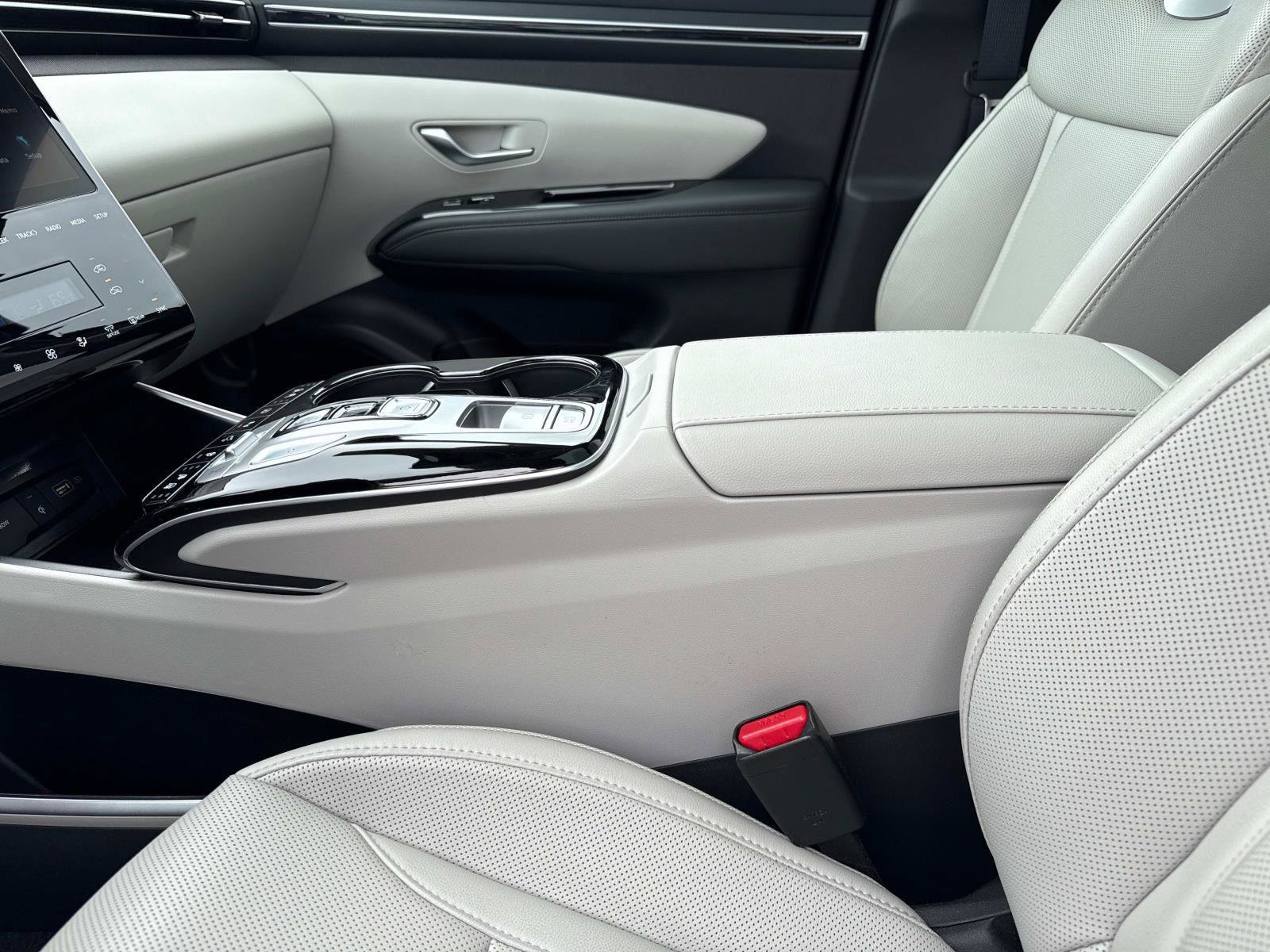 Used 2024 Hyundai Tucson Limited AWD/4WD image 15