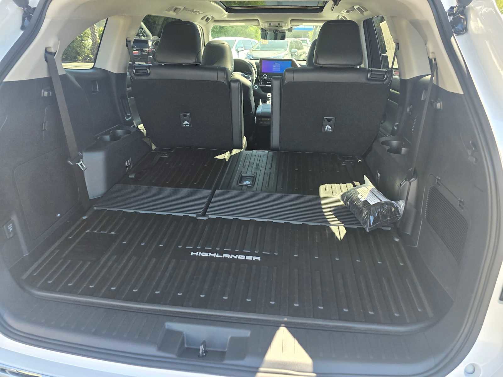 New 2026 Toyota Highlander Platinum AWD/4WD image 18
