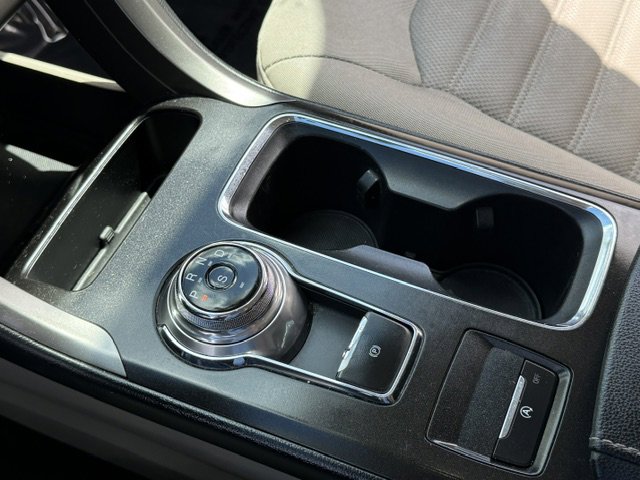 Used 2017 Ford Fusion SE w/ Fusion SE Technology Package image 18