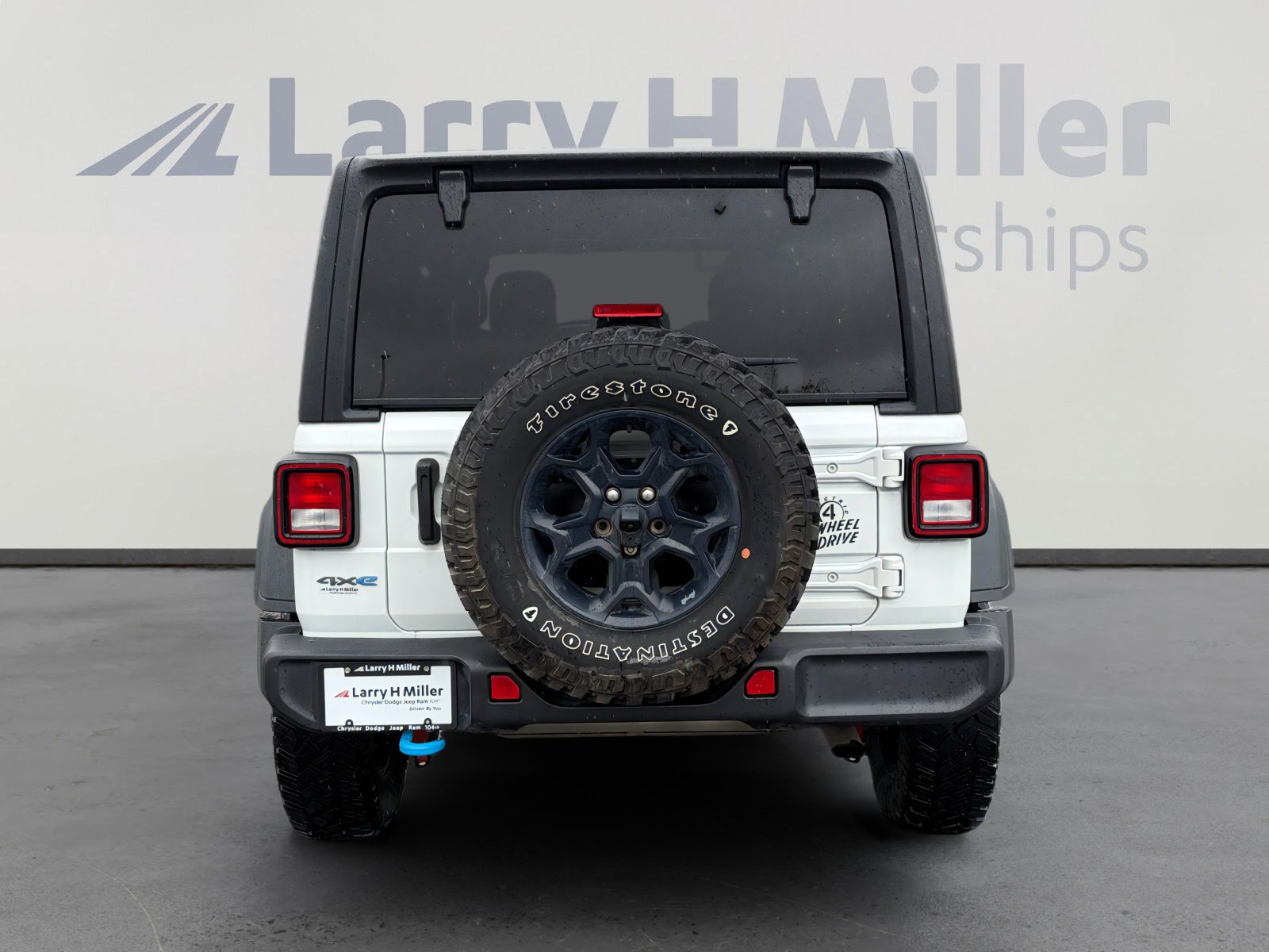 Used 2023 Jeep Wrangler Unlimited w/ Cold Weather Group AWD/4WD image 5